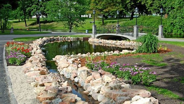 Парк Бастионная горка в Риге Парк Бастионная горка в Риге