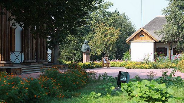 Заповедник-музей Н.В.Гоголя Заповедник-музей Н.В.Гоголя