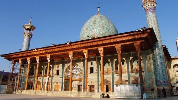 Зеркальная мечеть-мавзолей Шах-Черах Зеркальная мечеть-мавзолей Шах-Черах