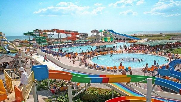 Аквапарк Миндальная роща в Крыму Аквапарк Миндальная роща в Крыму