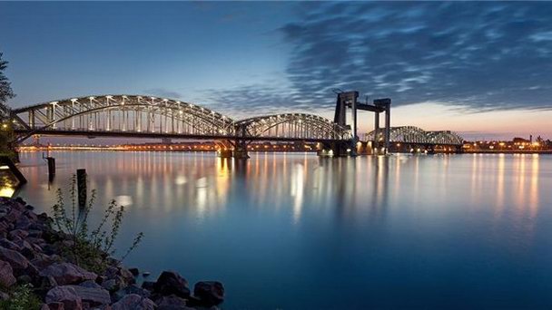 Финляндский железнодорожный мост Финляндский железнодорожный мост