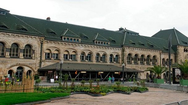 Здание Мецского железнодорожного вокзала в Лотарингии Здание Мецского железнодорожного вокзала в Лотарингии