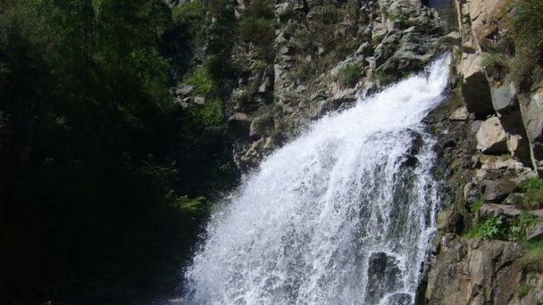 Камышлинский водопад на Алтае Камышлинский водопад на Алтае