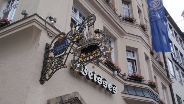 Ресторан Weisses Brauhaus в Мюнхене Ресторан Weisses Brauhaus в Мюнхене