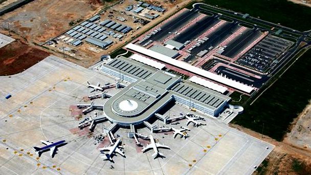 Аэропорт Анталья в Анталии Аэропорт Анталья в Анталии