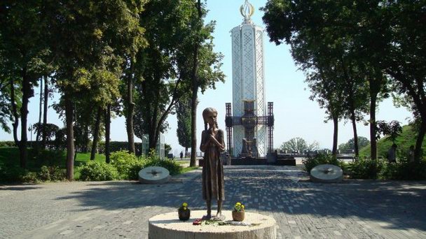 Памятник жертвам голодомора Памятник жертвам голодомора