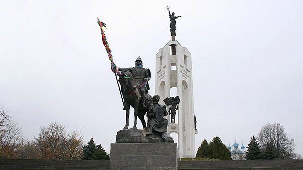 Мемориал к 1000-летию Брянска Мемориал к 1000-летию Брянска
