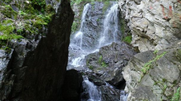 Водопад Ачелман в Горно-Алтайске Водопад Ачелман в Горно-Алтайске