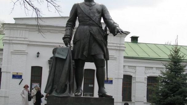 Памятник Петру I в Полтаве Памятник Петру I в Полтаве