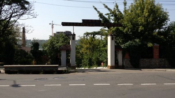 Кафе «Кавказский дворик» в Пятигорске Кафе «Кавказский дворик» в Пятигорске