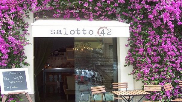 Кафе Salotto 42 в Риме Кафе Salotto 42 в Риме