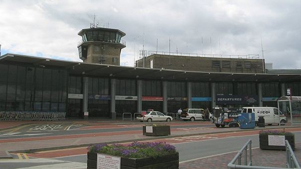 Аэропорт Лидс-Брэдфорд в Англии Аэропорт Лидс-Брэдфорд в Англии