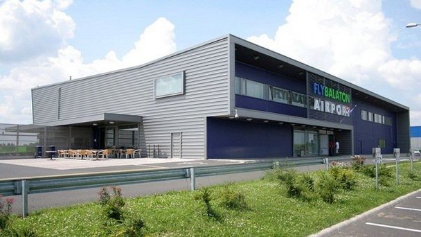 Аэропорт Шармеллек в Балатоне Аэропорт Шармеллек в Балатоне