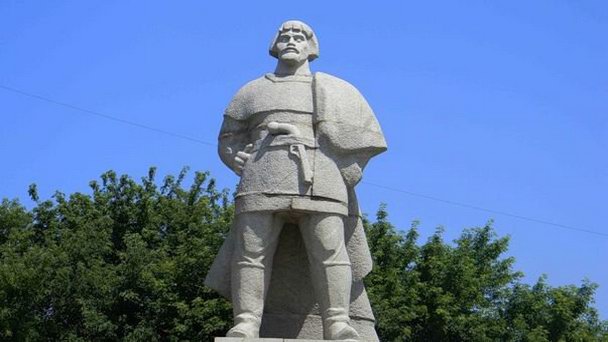 Памятник Е. Пугачеву Памятник Е. Пугачеву