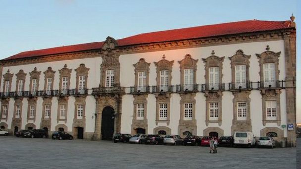 Епископский дворец в Порту Епископский дворец в Порту