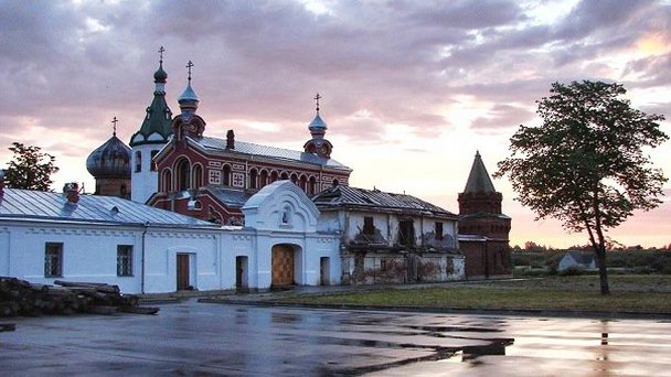 Никольский мужской монастырь в Ленинградской области Никольский мужской монастырь в Ленинградской области