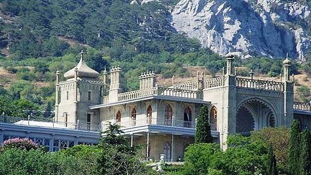 Воронцовский дворец-музей в Алупке Воронцовский дворец-музей в Алупке