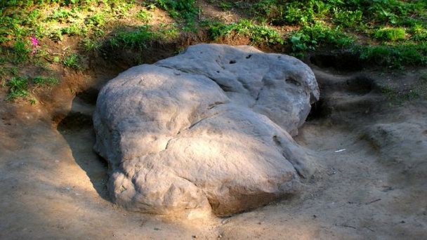 Музей - заповедник в Коломенском.Мужской камень в Москве Музей - заповедник в Коломенском.Мужской камень в Москве