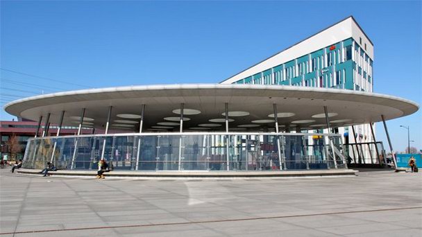 Железнодорожный вокзал Хилли в Мальмо Железнодорожный вокзал Хилли в Мальмо