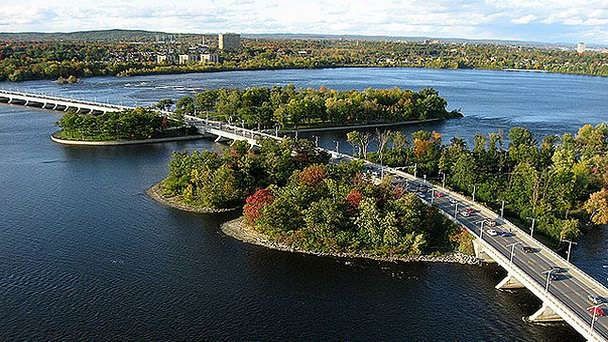 Мост Шамплена в Оттаве Мост Шамплена в Оттаве