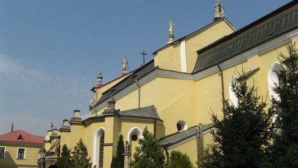 Кафедральный костел святых Петра и Павла в Каменц-Подольском Кафедральный костел святых Петра и Павла в Каменц-Подольском