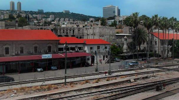 Железнодороэный вокзал Хайфы в Хайфе Железнодороэный вокзал Хайфы в Хайфе