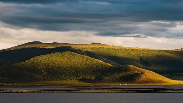 Национальный парк Хорго-Тэрхийн-Цагаан-Нуур в Улан-Баторе Национальный парк Хорго-Тэрхийн-Цагаан-Нуур в Улан-Баторе