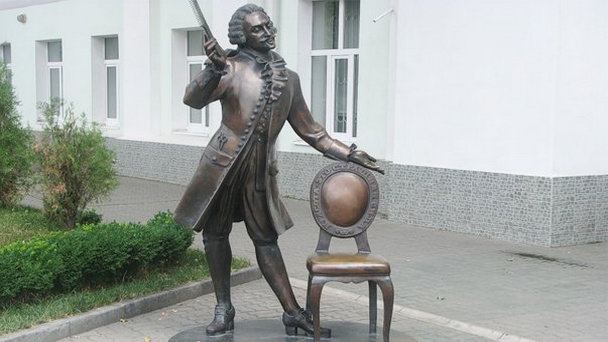 Памятник цирюльнику Памятник цирюльнику