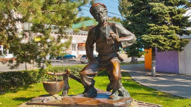 Памятник Деду Щукарю Памятник Деду Щукарю