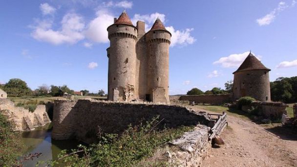Замок Сарзе в Долине Луары Замок Сарзе в Долине Луары