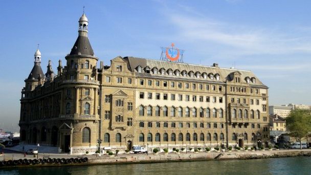 Железнодорожный вокзал Хайдарпаша в Стамбуле Железнодорожный вокзал Хайдарпаша в Стамбуле