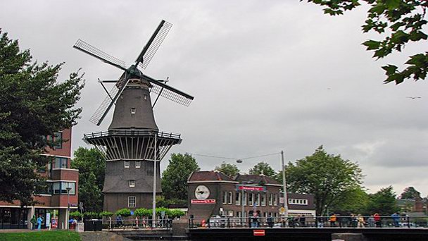 Пивоварня Brouwerij`t IJ в Амстердаме Пивоварня Brouwerij`t IJ в Амстердаме