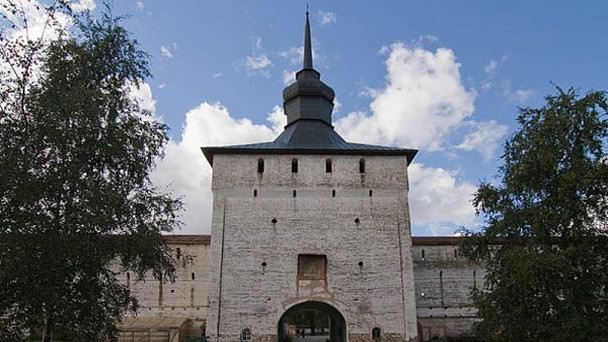 Казанская башня с въездными воротами Казанская башня с въездными воротами