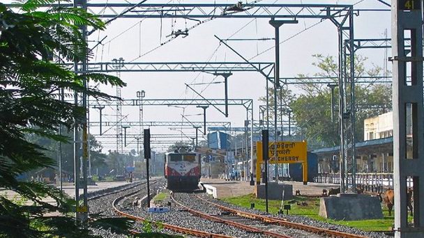 Железнодорожный вокзал в Пондичери Железнодорожный вокзал в Пондичери