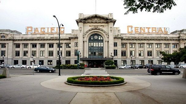 Тихоокеанский Центральный железнодорожный вокзал в Ванкувере Тихоокеанский Центральный железнодорожный вокзал в Ванкувере