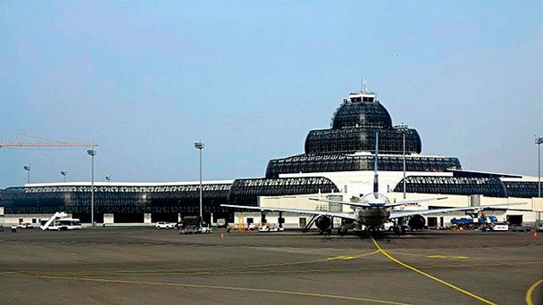 Аэропорт имени Гейдара Алиева в Баку Аэропорт имени Гейдара Алиева в Баку