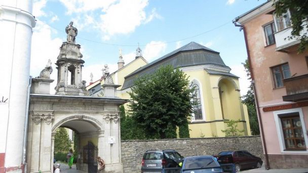 Кафедральный костел Св. Апостолов Петра и Павла в Каменц-Подольском Кафедральный костел Св. Апостолов Петра и Павла в Каменц-Подольском