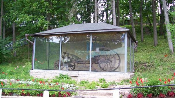 Коляска императрицы Анны Иоанновны в Пскове Коляска императрицы Анны Иоанновны в Пскове