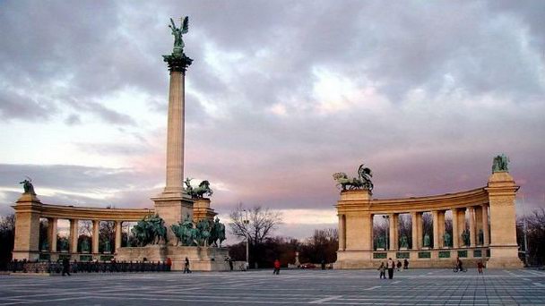Памятник тысячелетия Венгрии Памятник тысячелетия Венгрии