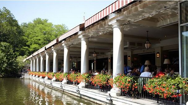Кафе Boathouse In Central Park в Нью-Йорке Кафе Boathouse In Central Park в Нью-Йорке