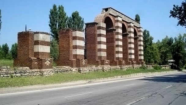 Римский акведук Римский акведук