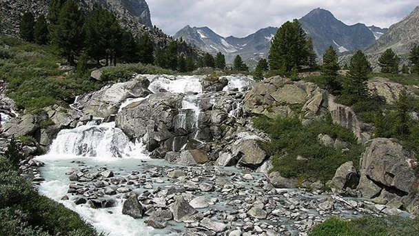 Тальниковый водопад в Норильске Тальниковый водопад в Норильске