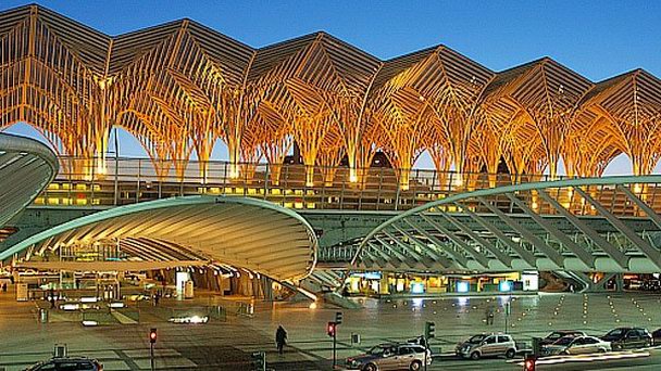 Вокзал Ориенте в Лиссабоне Вокзал Ориенте в Лиссабоне