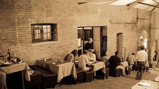 Кафе Zest Winebar & Cafe в Тоскане Кафе Zest Winebar & Cafe в Тоскане