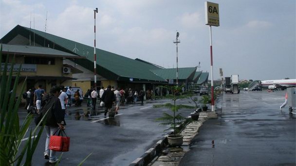 Международный аэропорт Polonia на Суматре Международный аэропорт Polonia на Суматре