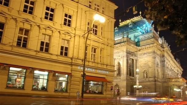 Кафе Slavia в Праге Кафе Slavia в Праге