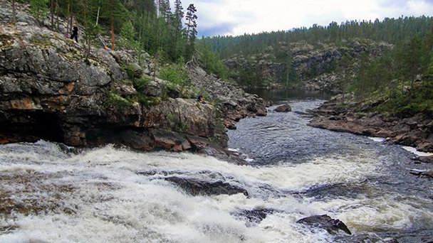 Водопад Малый Янискенгас в Мурманске Водопад Малый Янискенгас в Мурманске