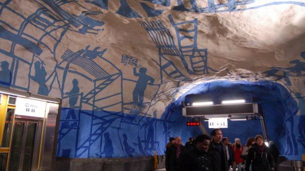 Станция метро T-Centralen в Стокгольме Станция метро T-Centralen в Стокгольме