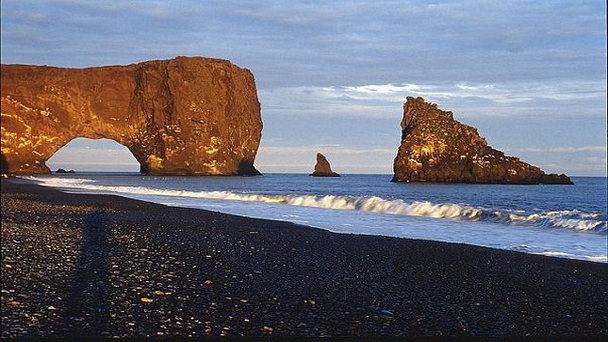 Мыс–заповедник Дирхолей в Южной Исландии Мыс–заповедник Дирхолей в Южной Исландии