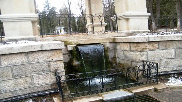Водопад Хрустальная струя в Кисловодске Водопад Хрустальная струя в Кисловодске